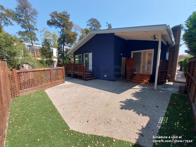 Building Photo - 1296 Albina Ave Rental