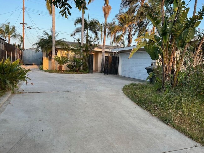 Building Photo - 14208 Neargrove Rd