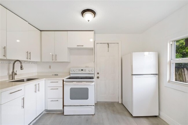 Photo - 5714 NW 21st Ave