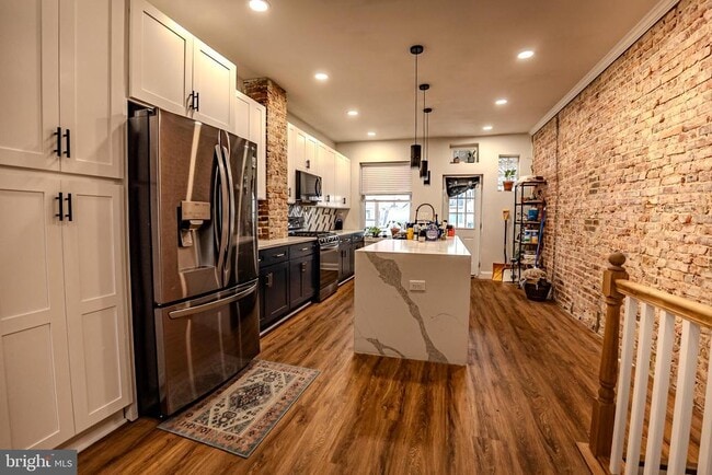 Building Photo - 3819 Hudson St Rental