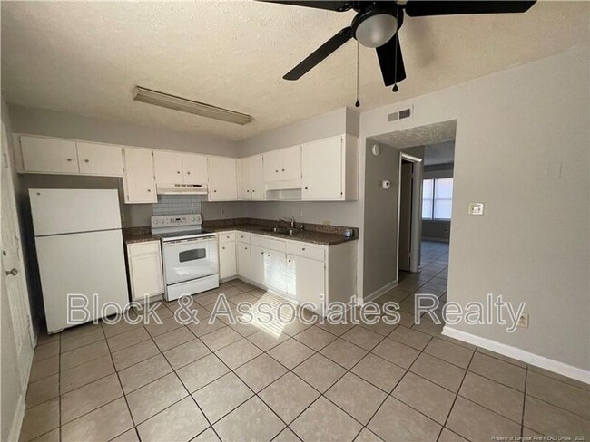 Photo - 4959 Galveston Dr Unidad B