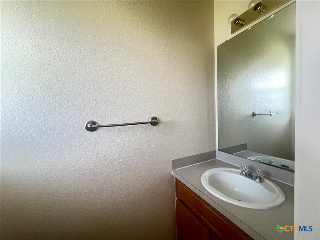 Photo - 4200 Alan Kent Dr Unit B