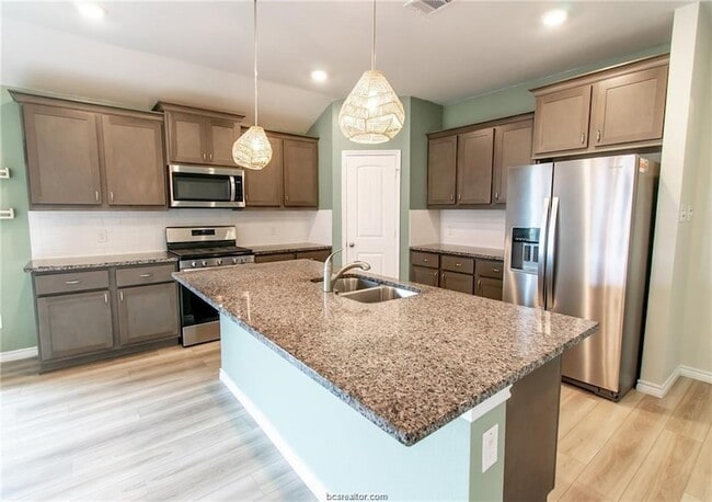 Photo - 6375 Darlington Ave