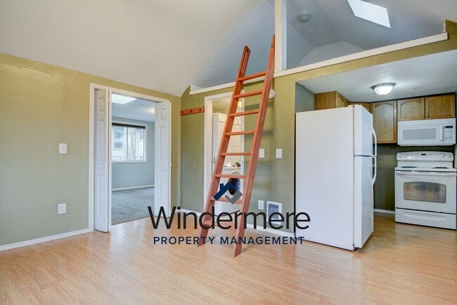 Photo - 1 Bed 1 Bath House in Rolling Hills