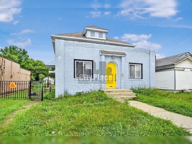 Photo - 3936 E 10th St