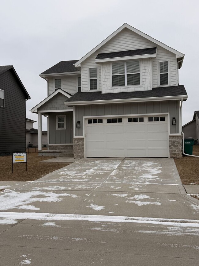 Building Photo - Spacious 4-Bedroom Home with 2-Car Garage & Yard