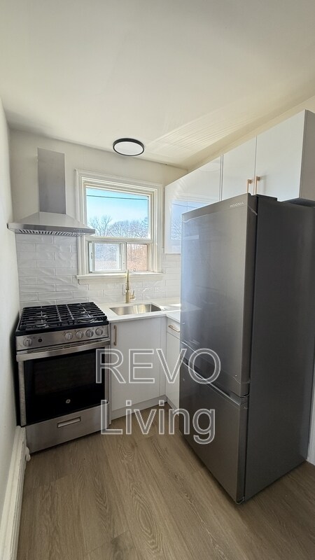 Photo - 6921 Barker St Unit 2