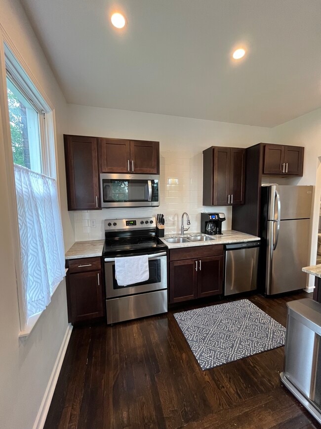 218-222 Harper Ave