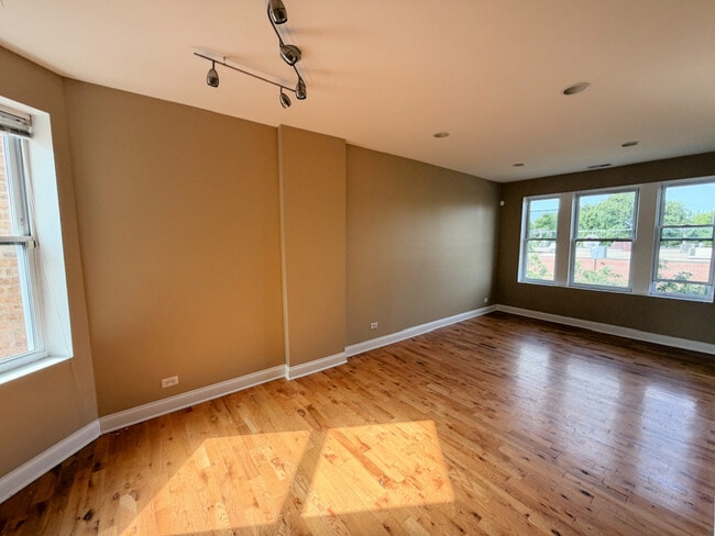 Photo - 4551 N Pulaski Rd