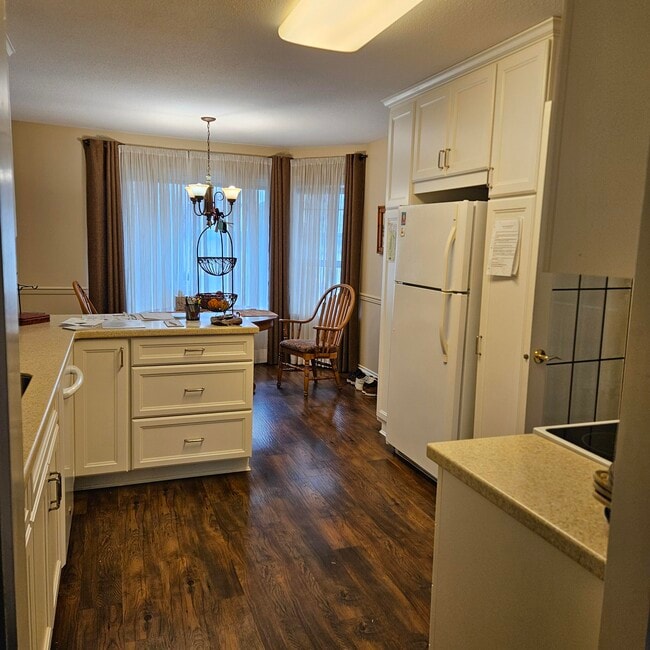 Photo - 3115-3115 Trafalgar St