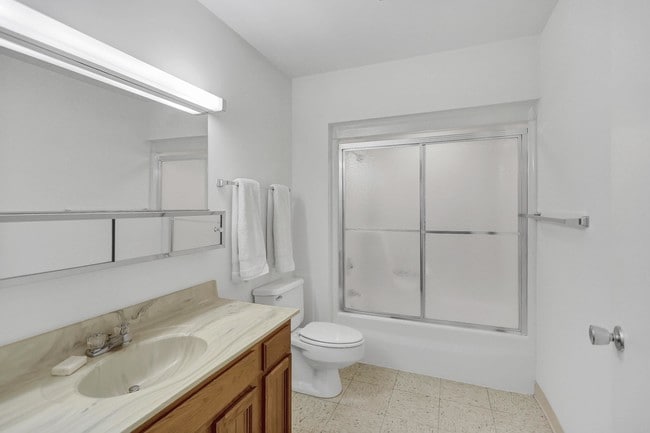 Photo - 300 Building