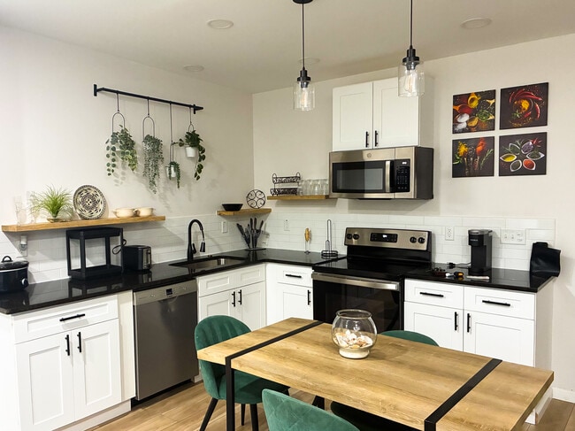 Building Photo - 2851 Utah St Unit 2851 Utah 2F