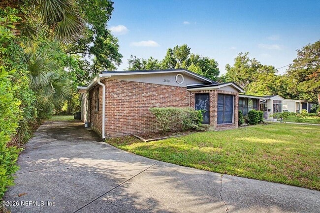 Building Photo - 2808 Myra St