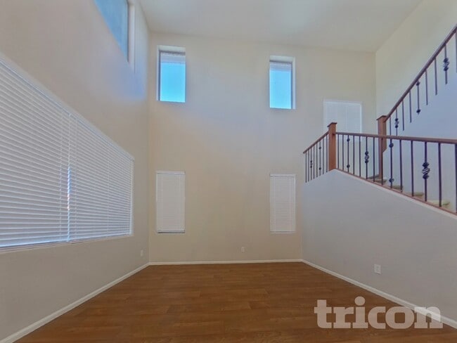 Photo - 25746 W Globe Ave