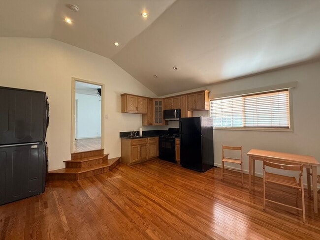 Photo - 1 bed, 1 bath Guest unit in Woodland Hills