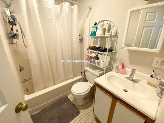 Photo - 7 Iroquois St Unit 2
