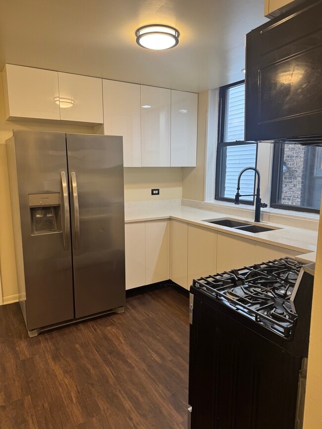 Photo - 7952 S Champlain Ave Unidad 1