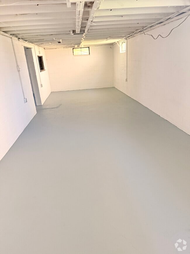 Building Photo - 475 Robinwood Ave Rental