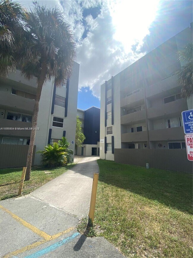 Photo - 10090 NW 80th Ct Unit 1442