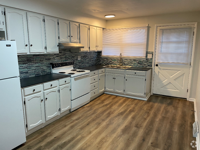 Building Photo - 904 N Indiana Ave Unit A Rental