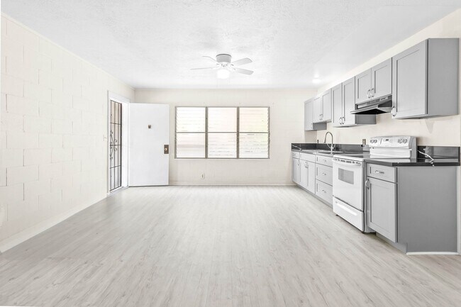 Photo - Newly renovated 3/1 with 2 Parking stalls