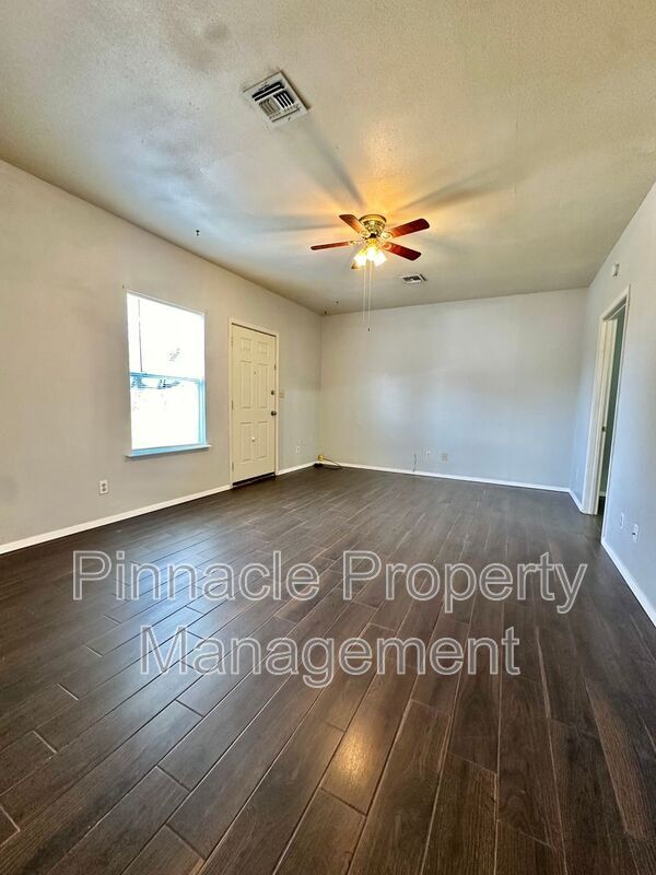 Photo - 504 E 17th St