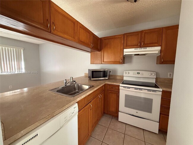 Photo - 931 Coral Club Dr Unit 931