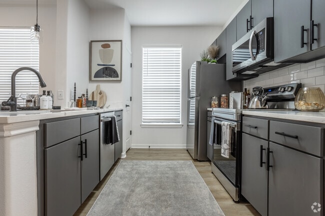 2BR, 2BA - 1144 SF (B2)