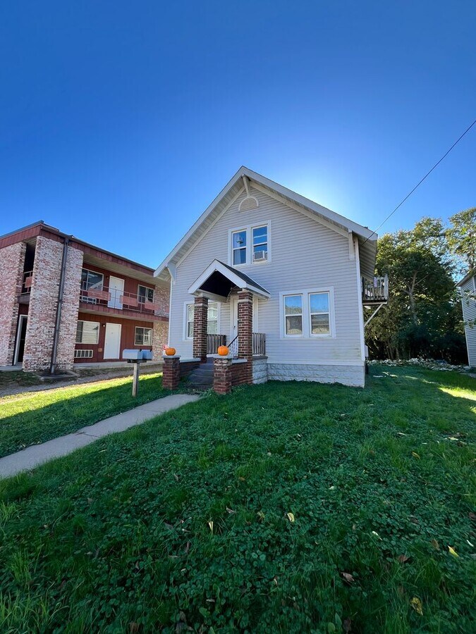 Photo - 415 Washington St Unit 415 1/2 Washington