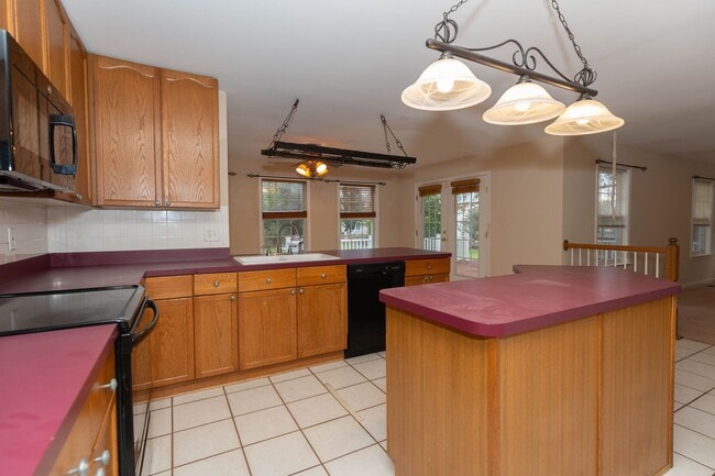 Photo - 4 bed, 2.5 bath Single Family Home in Char...
