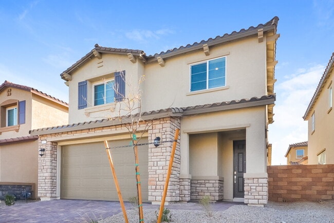 Photo - 832 Astra Peak St