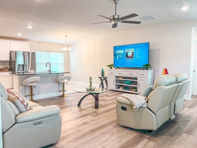 Photo - Beautiful 3 Bedroom Home with Pond View & ...