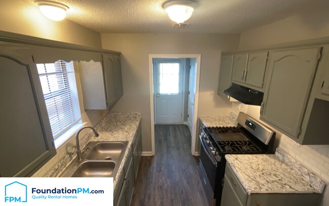 Photo - 3330 Edenshire Ln