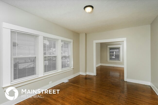 Photo - 1812 W Gaulbert Ave