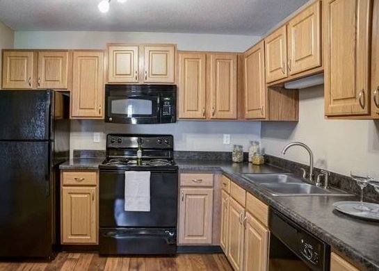 Photo - Enormous - 860sf, Close to West End, Excep... Unit 425