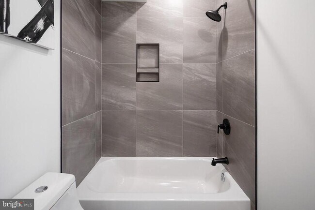 Photo - 3108 Clifford St