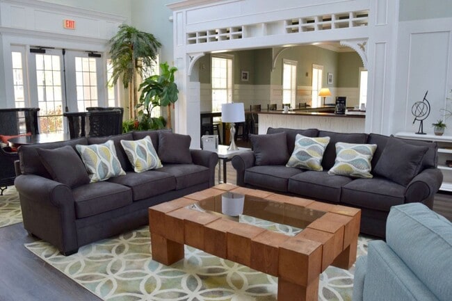 Building Photo - Resort Style Living @ Barrington Park 1/1... Rental