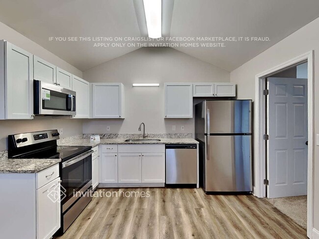 Photo - 916 Red Feather Trail