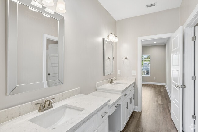 3BR, 2.5BA - 1,645SF - Bathroom