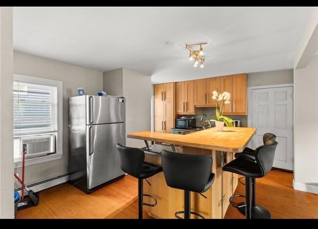 Photo - 211 Carpenter St Unit 3