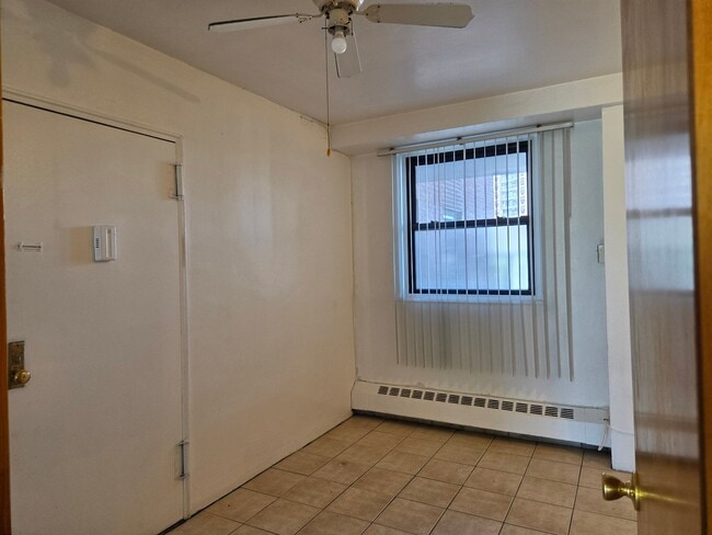 Photo - 61-25 98th St