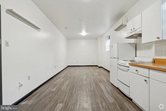 Building Photo - 1022 Buttonwood St Unit 3M Rental