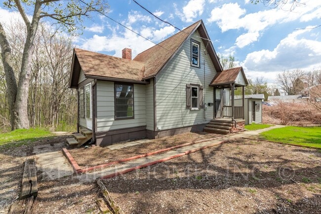 Photo - 3 Bed Home with Large Yard & Storage Shed – $1,595/mo