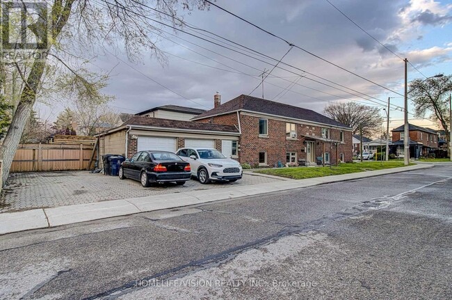 Photo - 238 Glebemount Ave