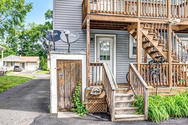 Photo - 124-126 Runyon Ave