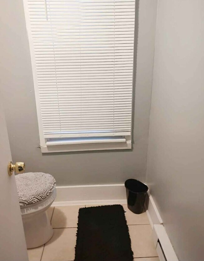 Medio baño en el primer piso
