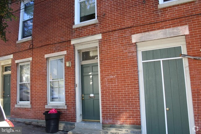 Building Photo - 4371-73 Cresson St Rental