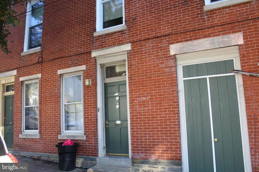 Photo - 4371-73 Cresson St