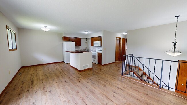Building Photo - 2101 Bradley St Rental
