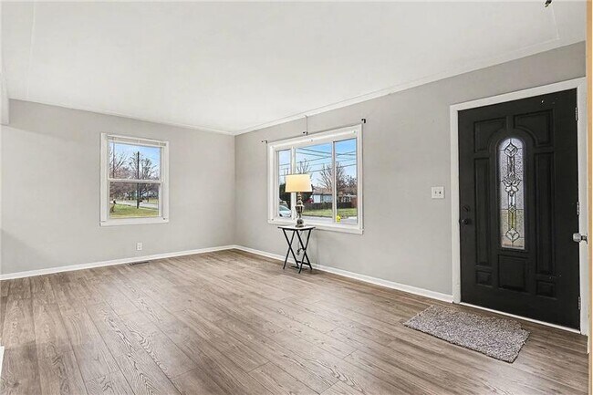 Photo - 5807 Averill Ave SW